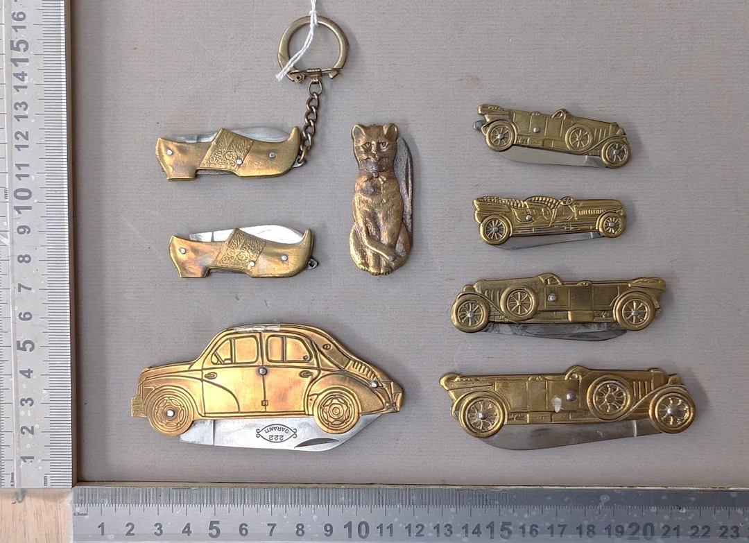8 antique COURSOLLES folding knives—see photos for dimensions and condition