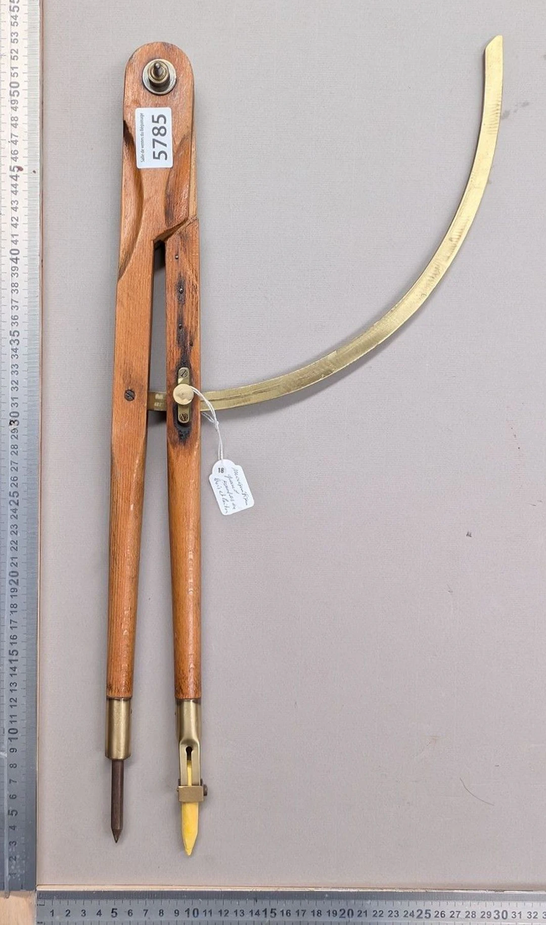 Beautiful 40-cm wooden and brass compass—see photos for dimensions
