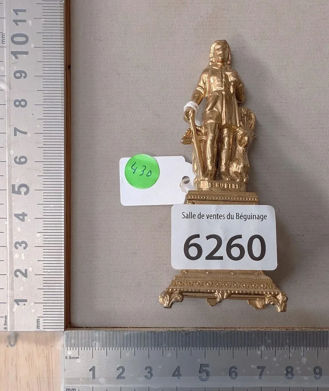 1 St. Hubert figurine made of pewter - See photos for dimensions and condition