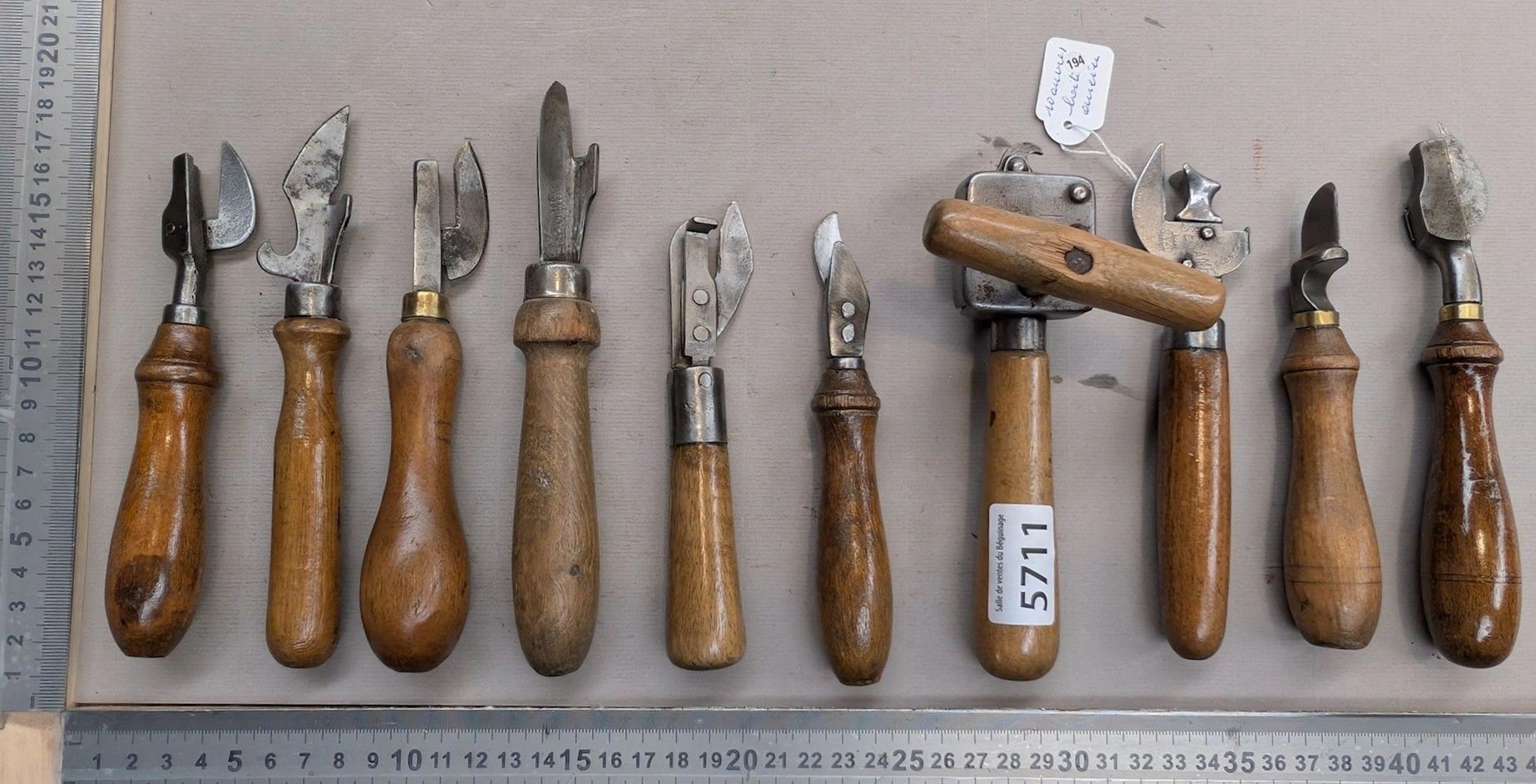 10 vintage can openers—see photos for dimensions and condition
