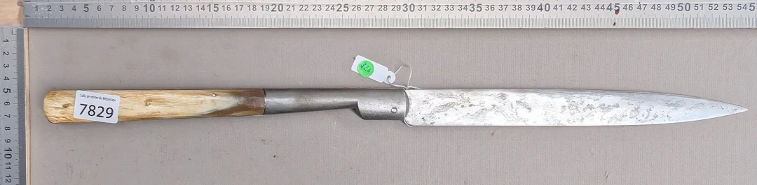 1 antique folding knife—see photos for dimensions and condition