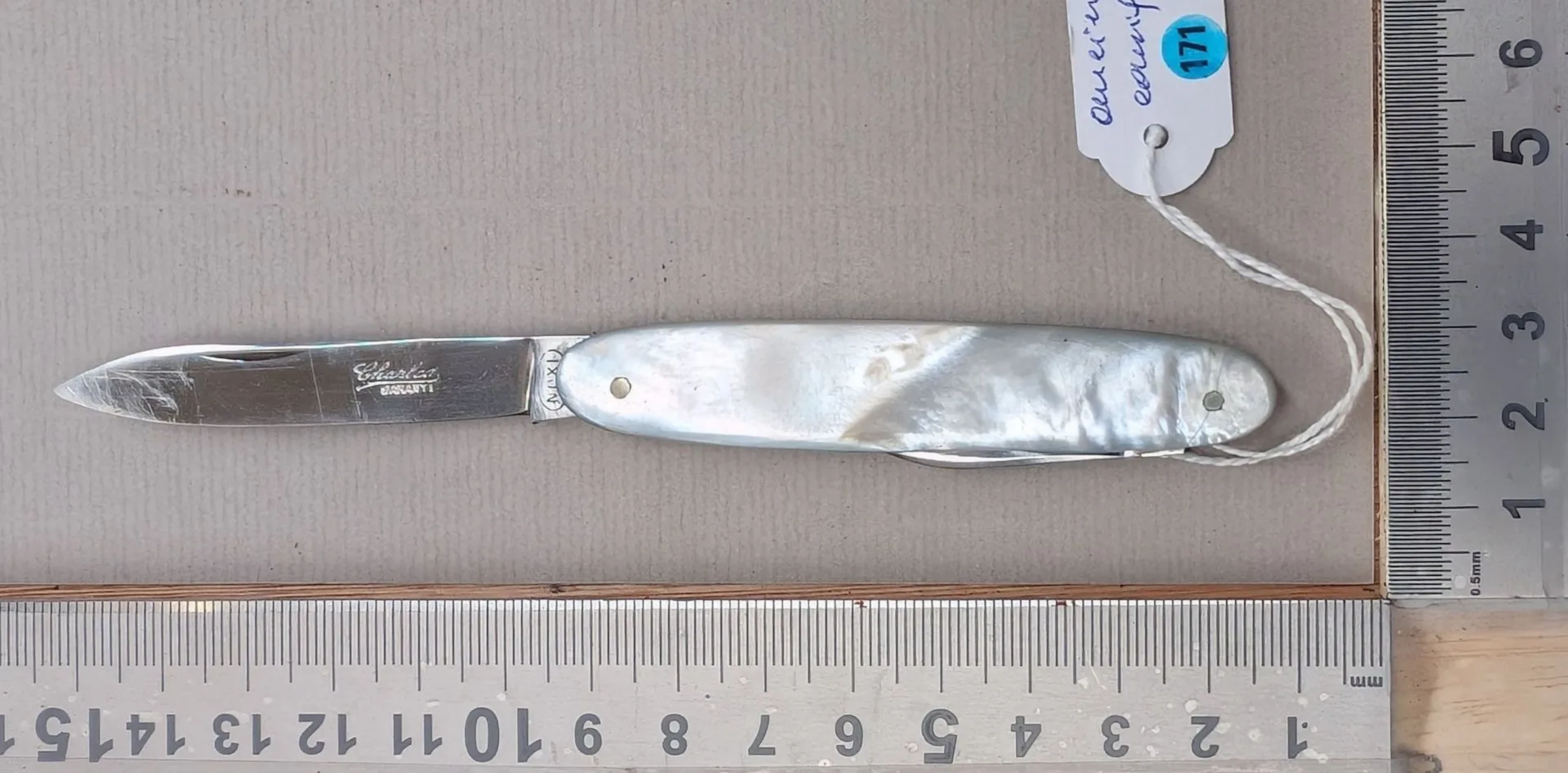 Vintage CHARLOS 2-blade pocket knife—see photos for dimensions and condition