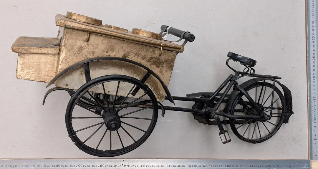Mini three-wheeled ice bike - See photos for dimensions and condition