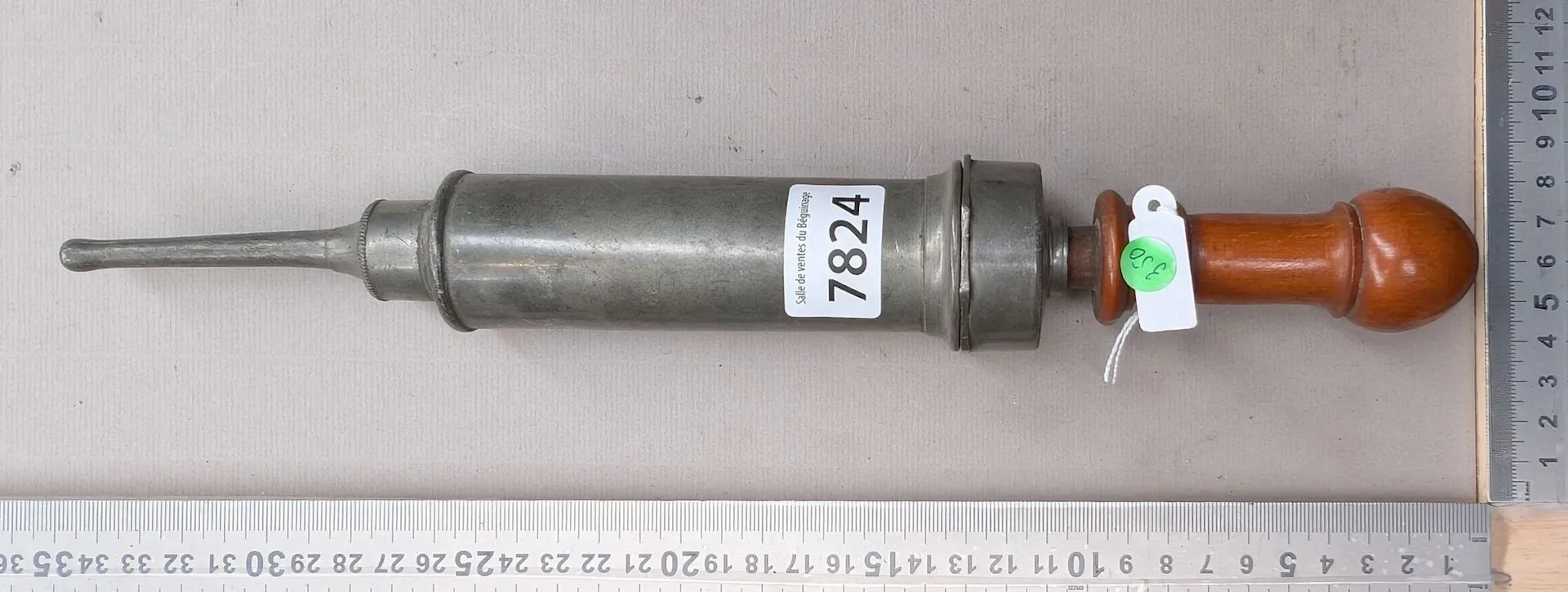 1 antique enema syringe - See photos for dimensions and condition