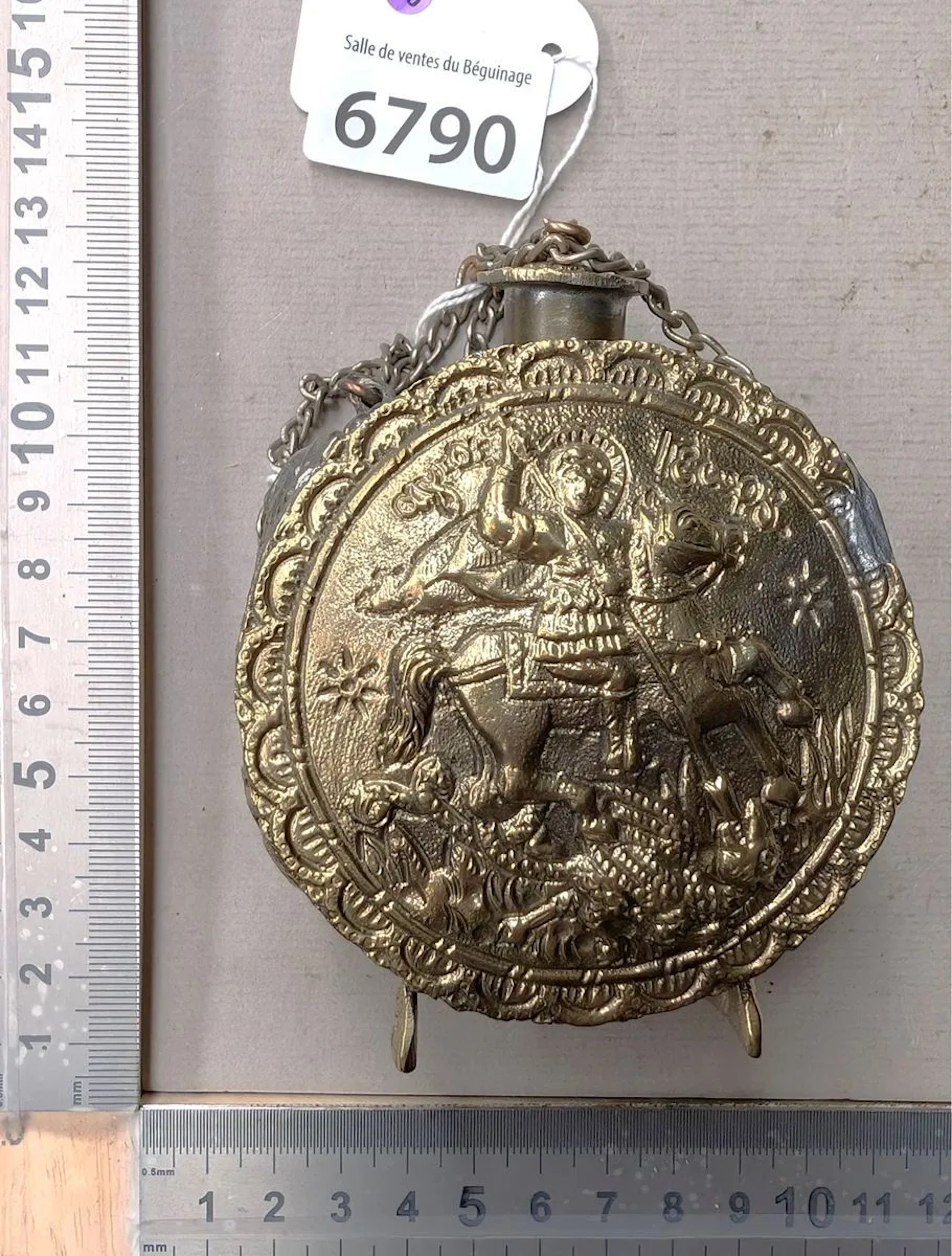 1 small antique brass canteen—see photos for dimensions and condition