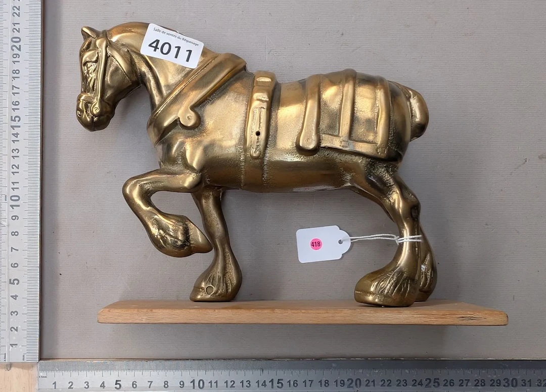 Beautiful bronze draft horse—see photos for dimensions and condition