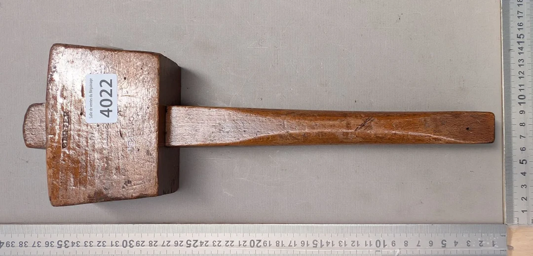 1 antique wooden mallet - See photos for dimensions and condition