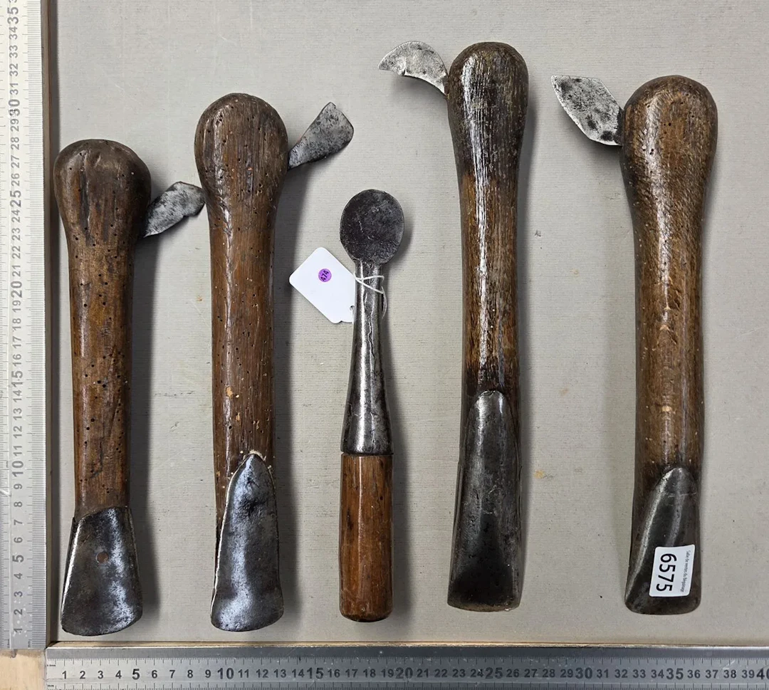 5 used tree-bark peelers—see photos for dimensions and condition