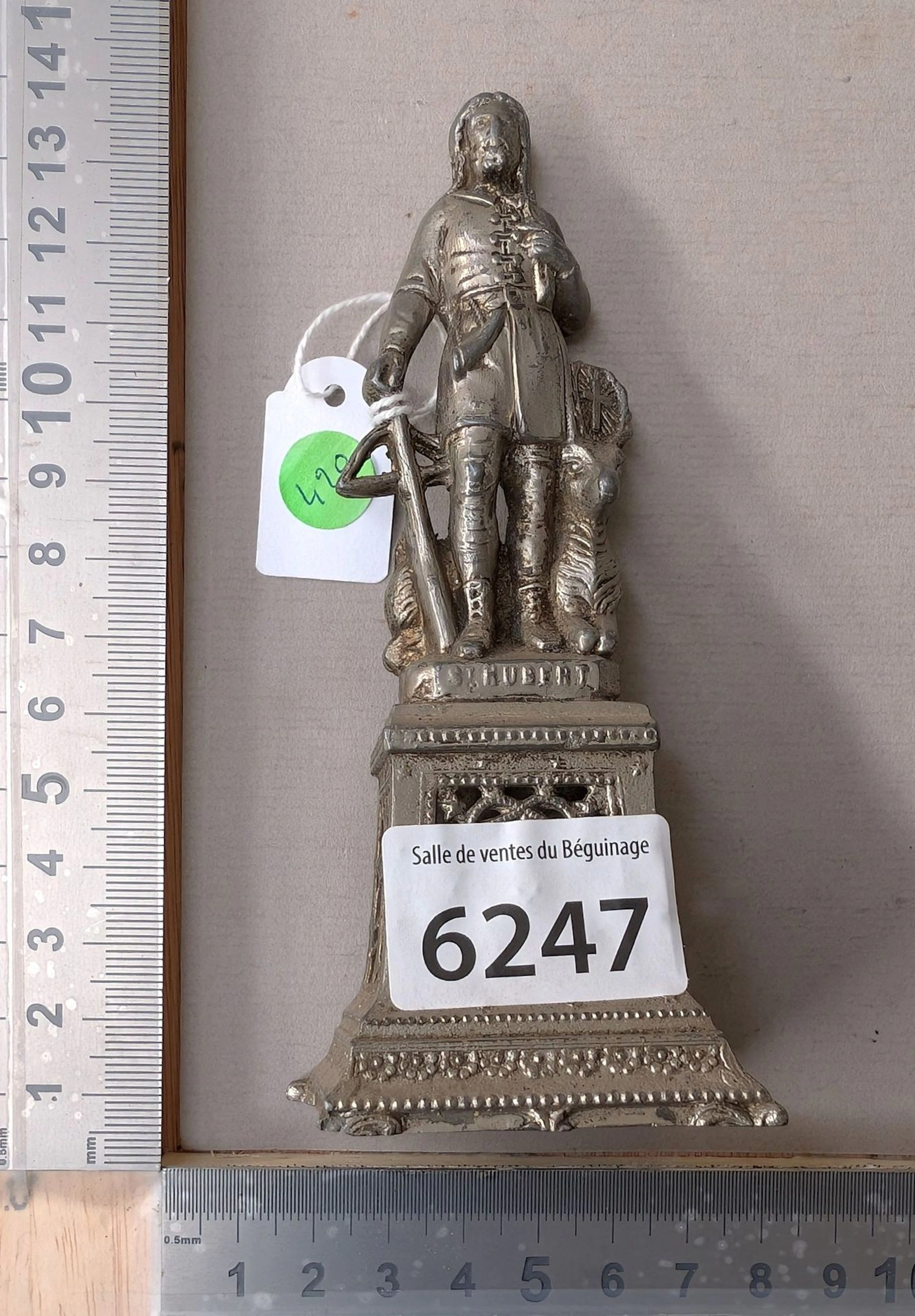 1 St. Hubert figurine made of pewter - See photos for dimensions and condition