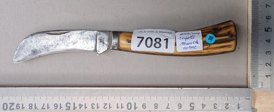 Antique pruning knife with a horn handle (folding) - See photos for
