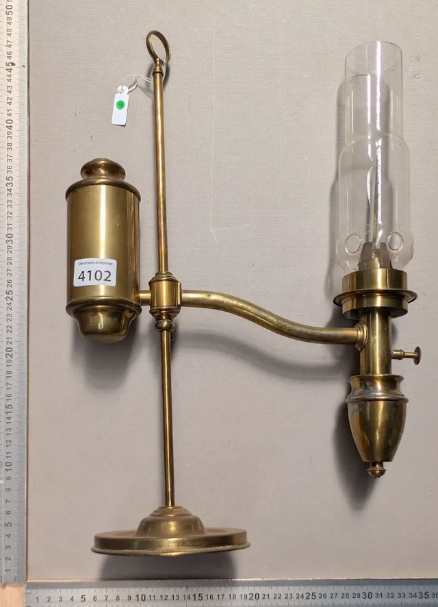 Vintage desk kerosene lamp—see photos for dimensions and condition
