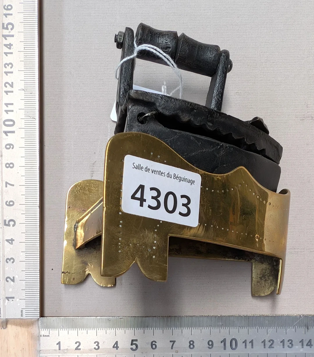 Antique iron - See photos for dimensions and condition