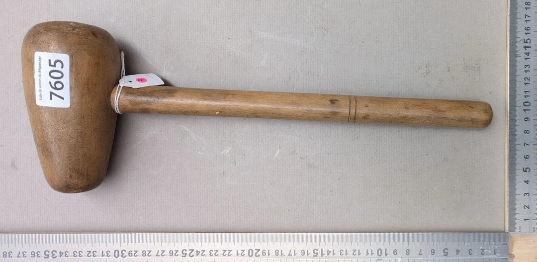 1 antique wooden mallet - See photos for dimensions and condition