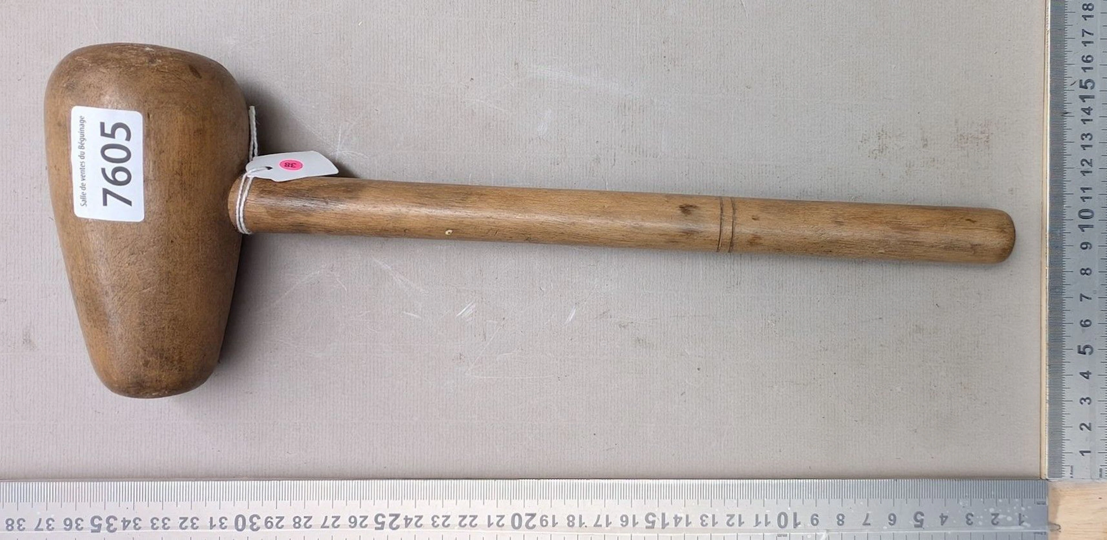 1 antique wooden mallet - See photos for dimensions and condition