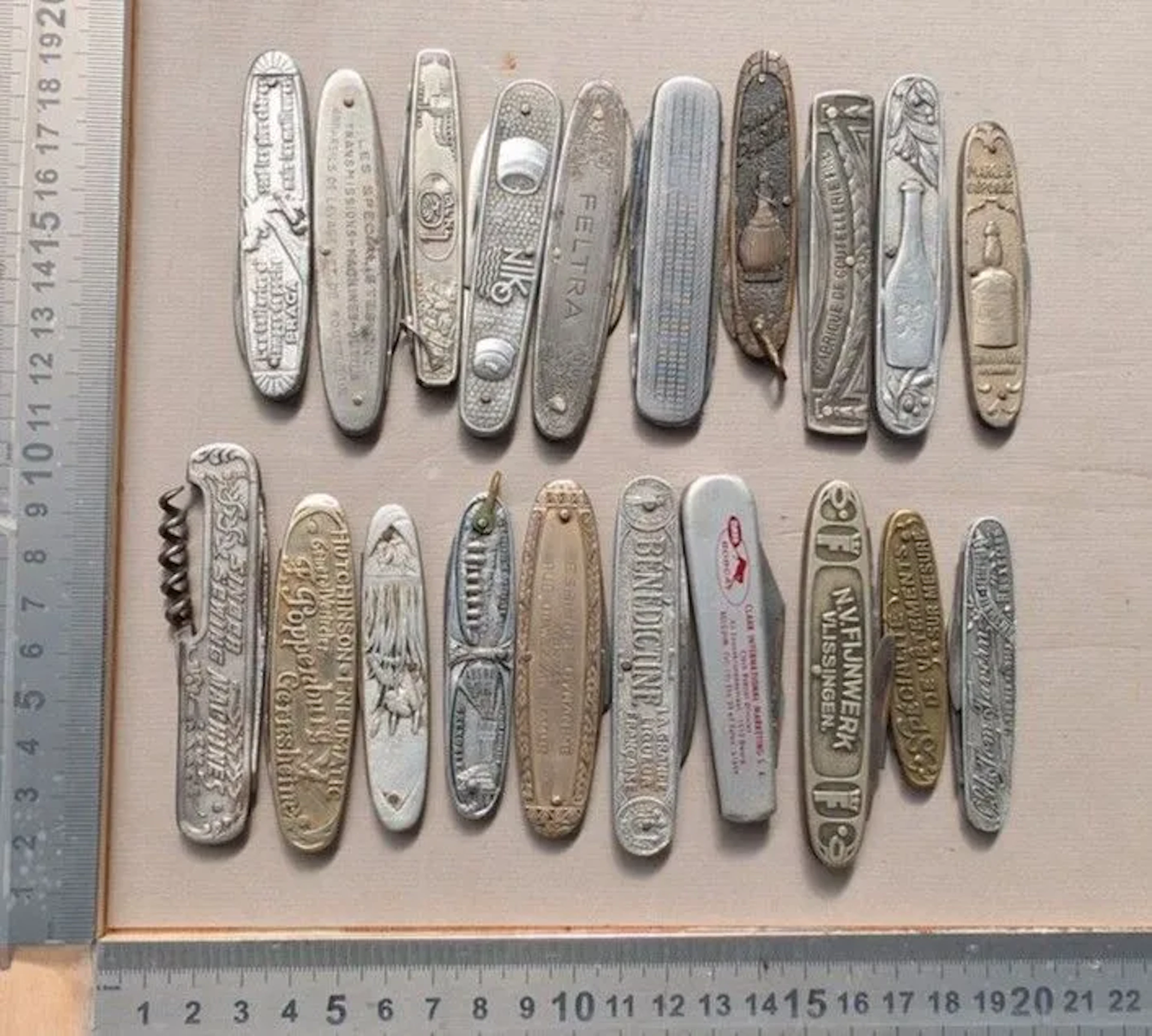 Set of 20 vintage promotional pocket knives from 1900—see photos for