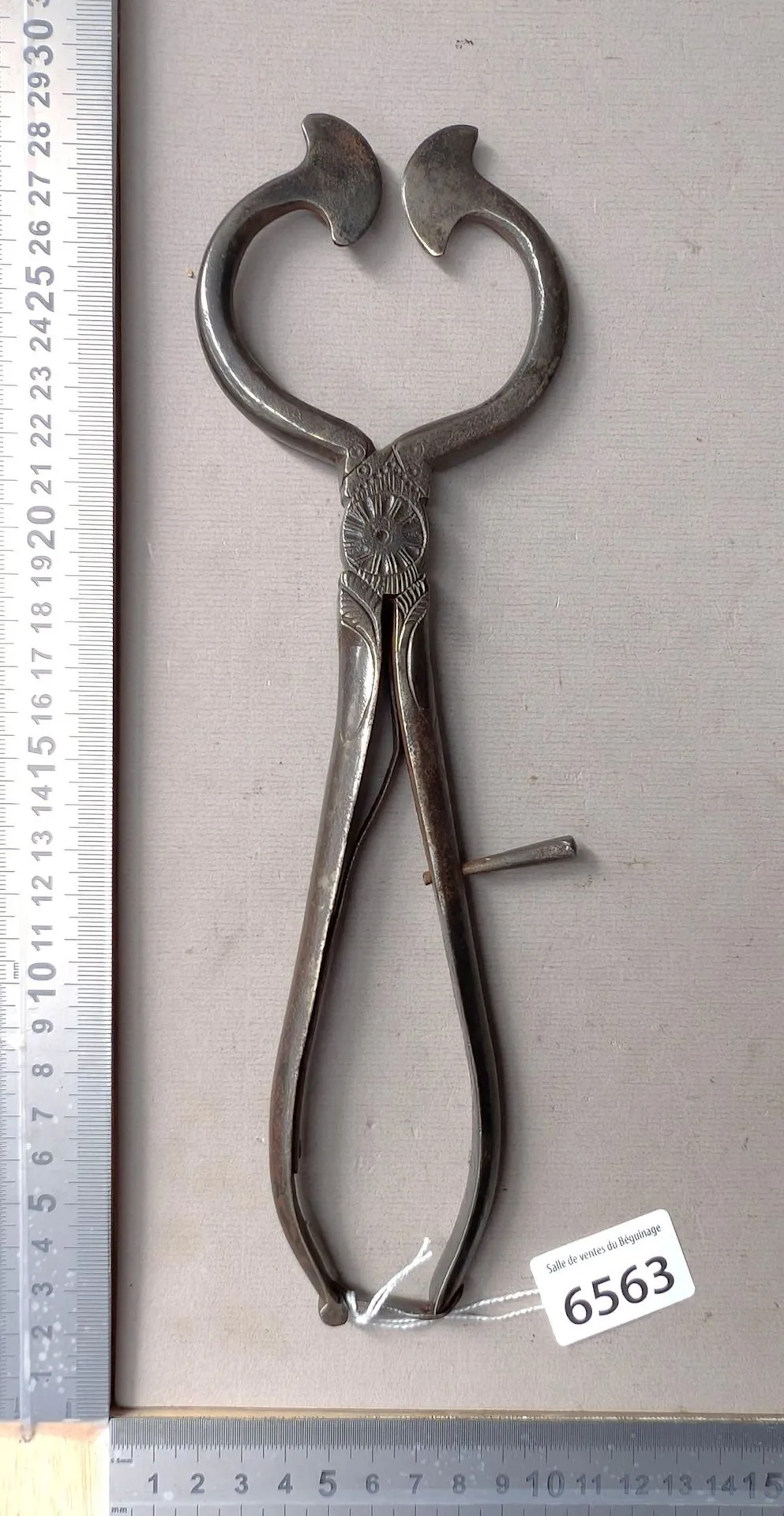 1 very old sugar tongs - See photos for dimensions and condition