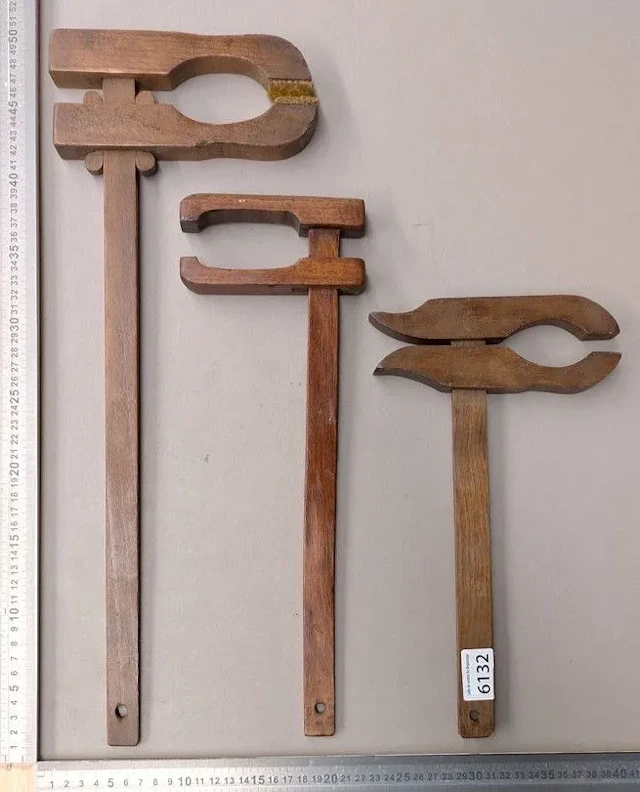 2 luthier's clamps for violins—see photos for dimensions and condition