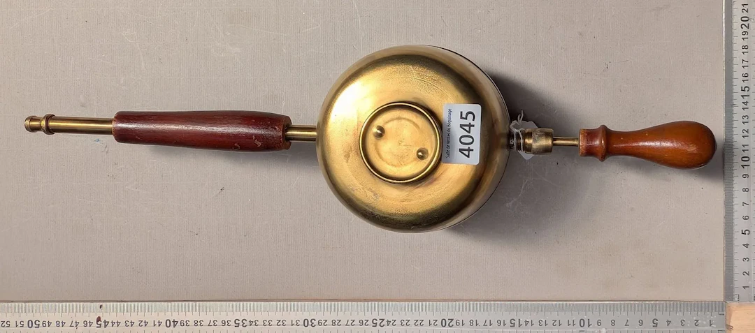 1 old sprayer—see photos for dimensions and condition