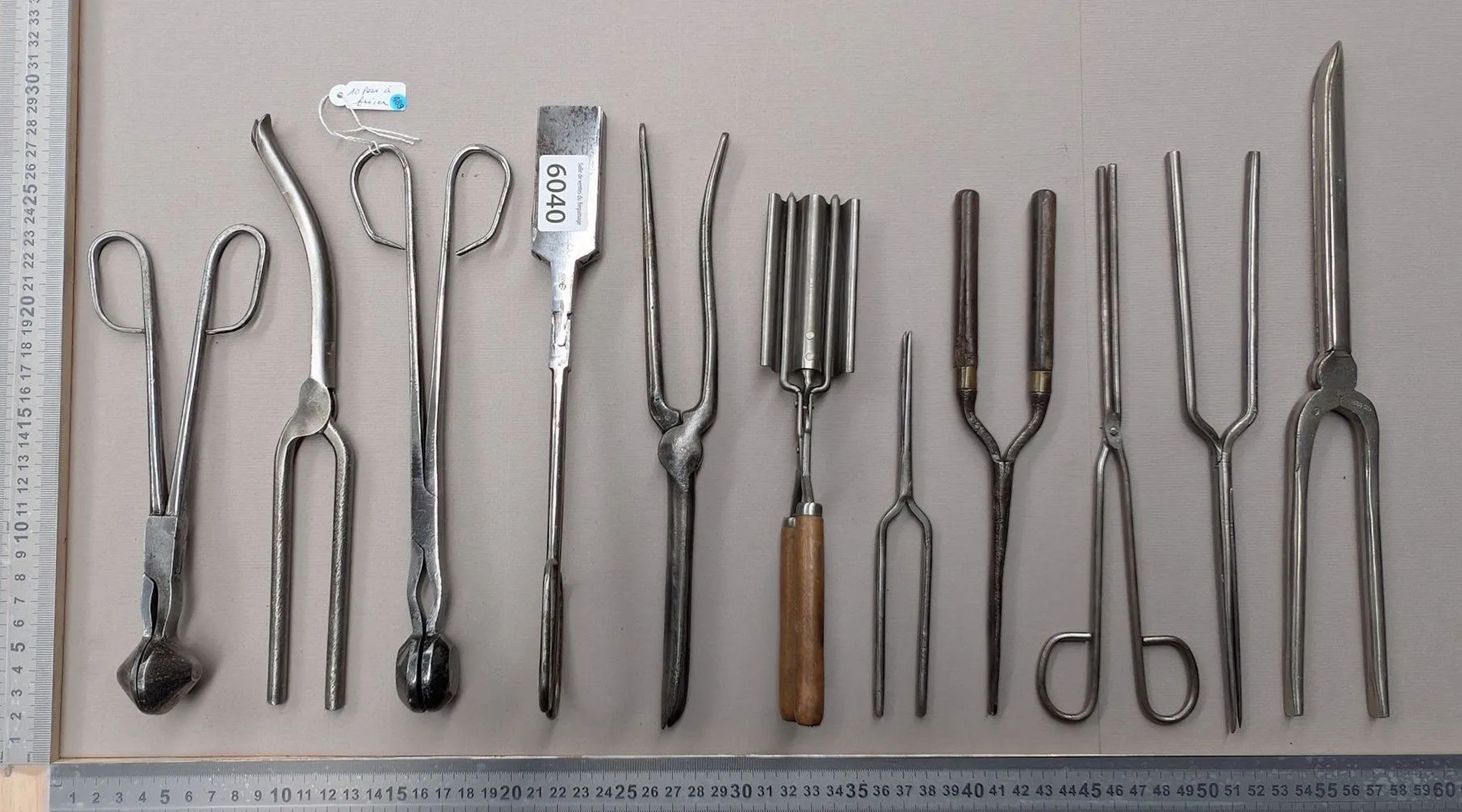 10 vintage curling irons—see photos for dimensions and condition