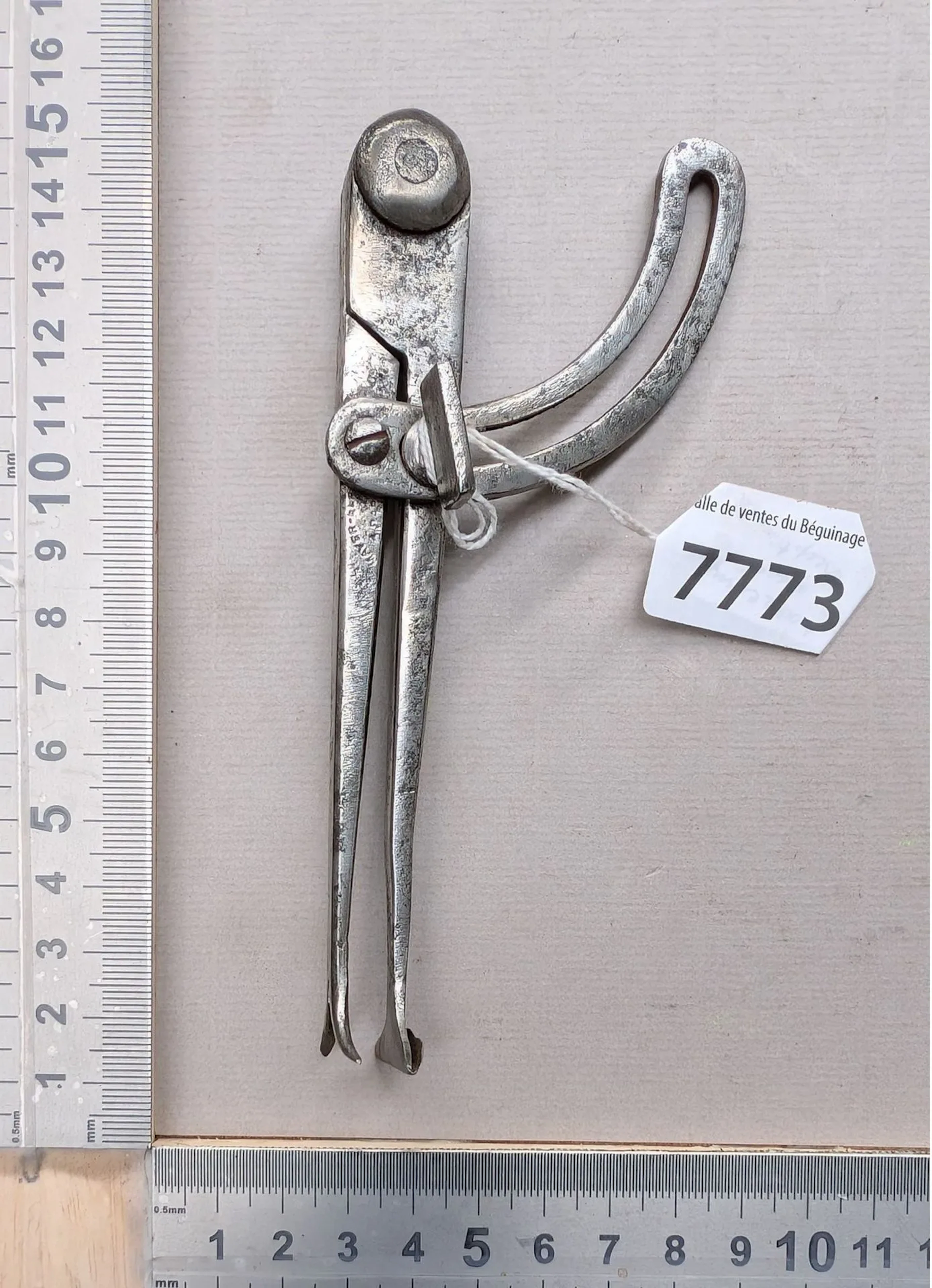 Rare and exceptional antique compass—see photos for dimensions and condition
