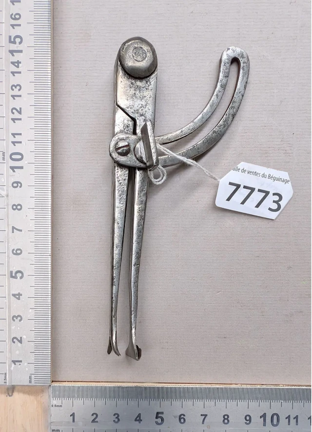 Rare and exceptional antique compass—see photos for dimensions and condition
