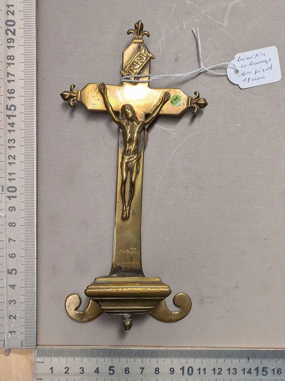 Antique bronze crucifix - See photos for dimensions and condition