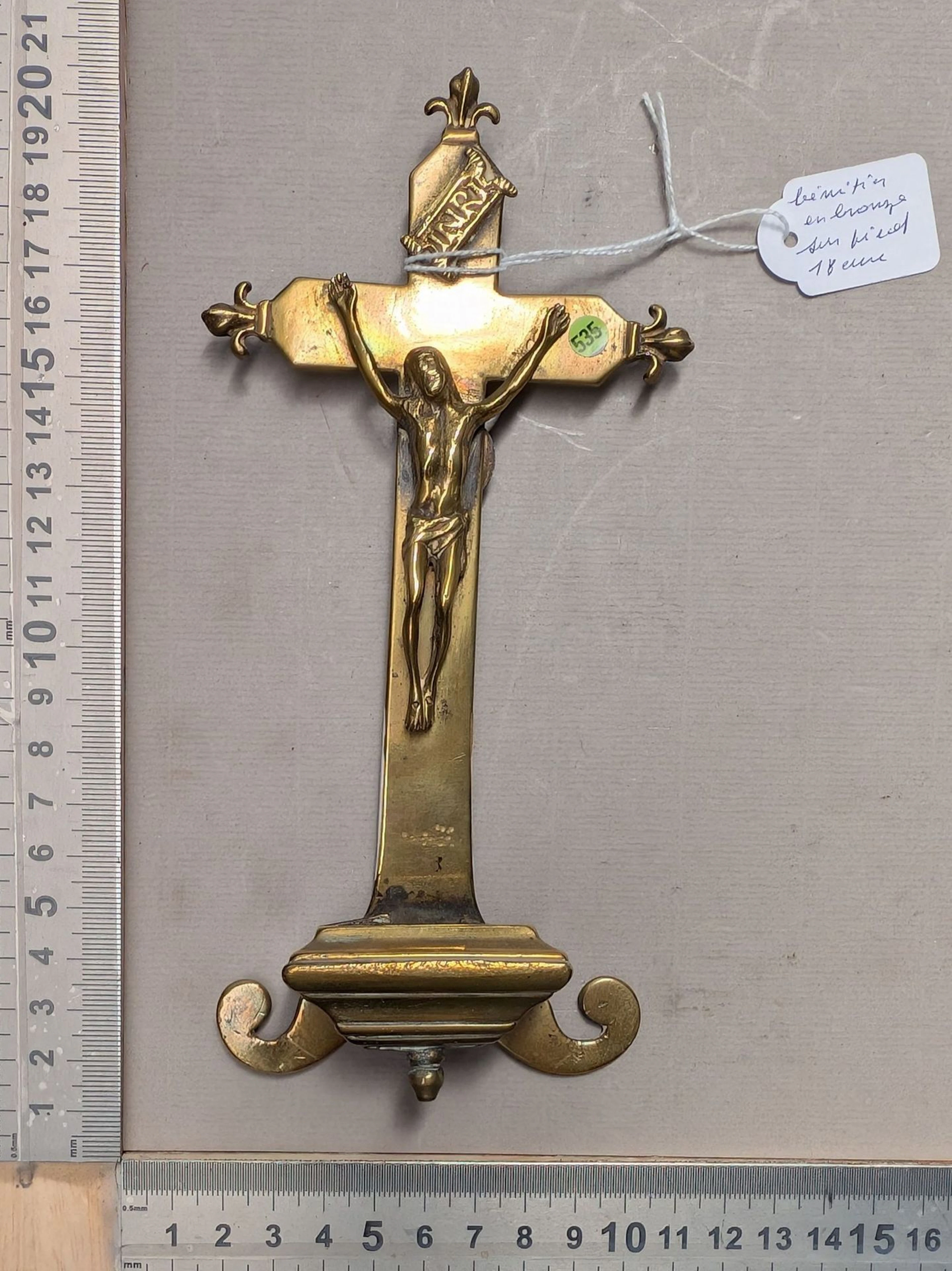 Antique bronze crucifix - See photos for dimensions and condition