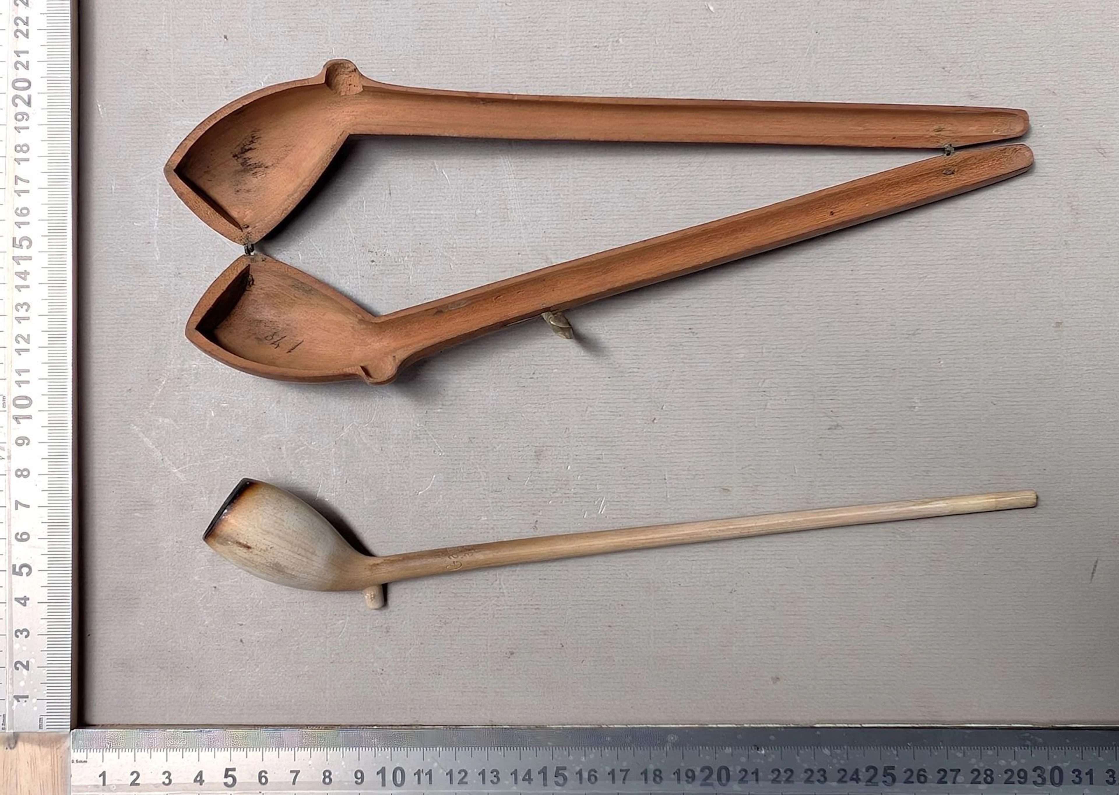 Antique terracotta pipe in its case—see photos for dimensions and condition