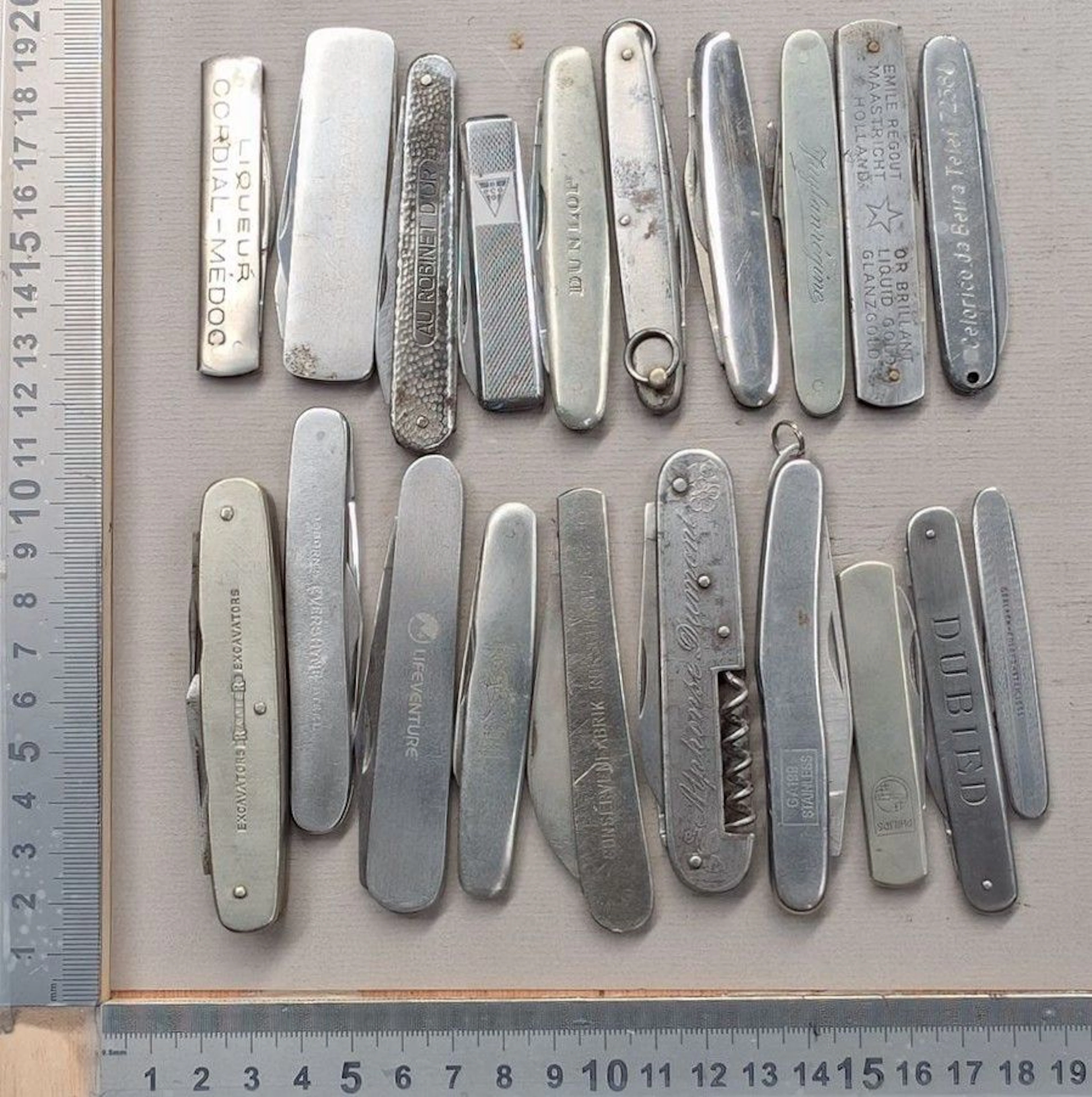Set of 20 vintage promotional pocket knives from 1900—see photos for