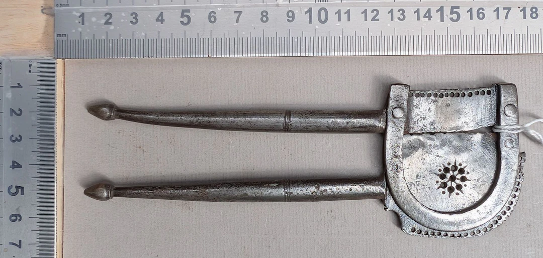 1 antique 18th-century wrought-iron betel cup—see photos for dimensions