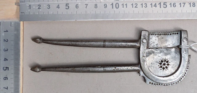 1 antique 18th-century wrought-iron betel cup—see photos for dimensions