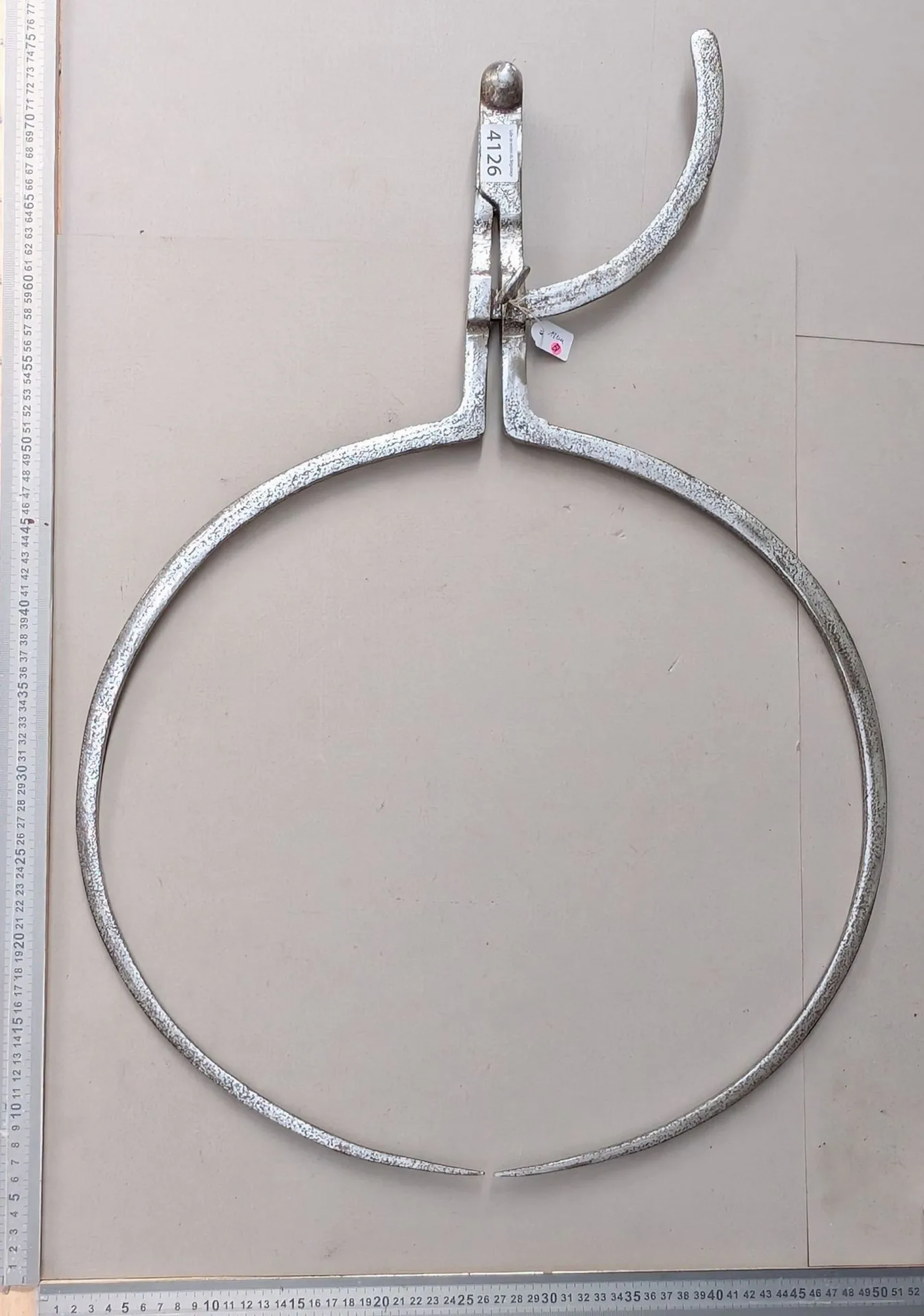 1 antique wrought-iron compass from the 18th century—see photos for