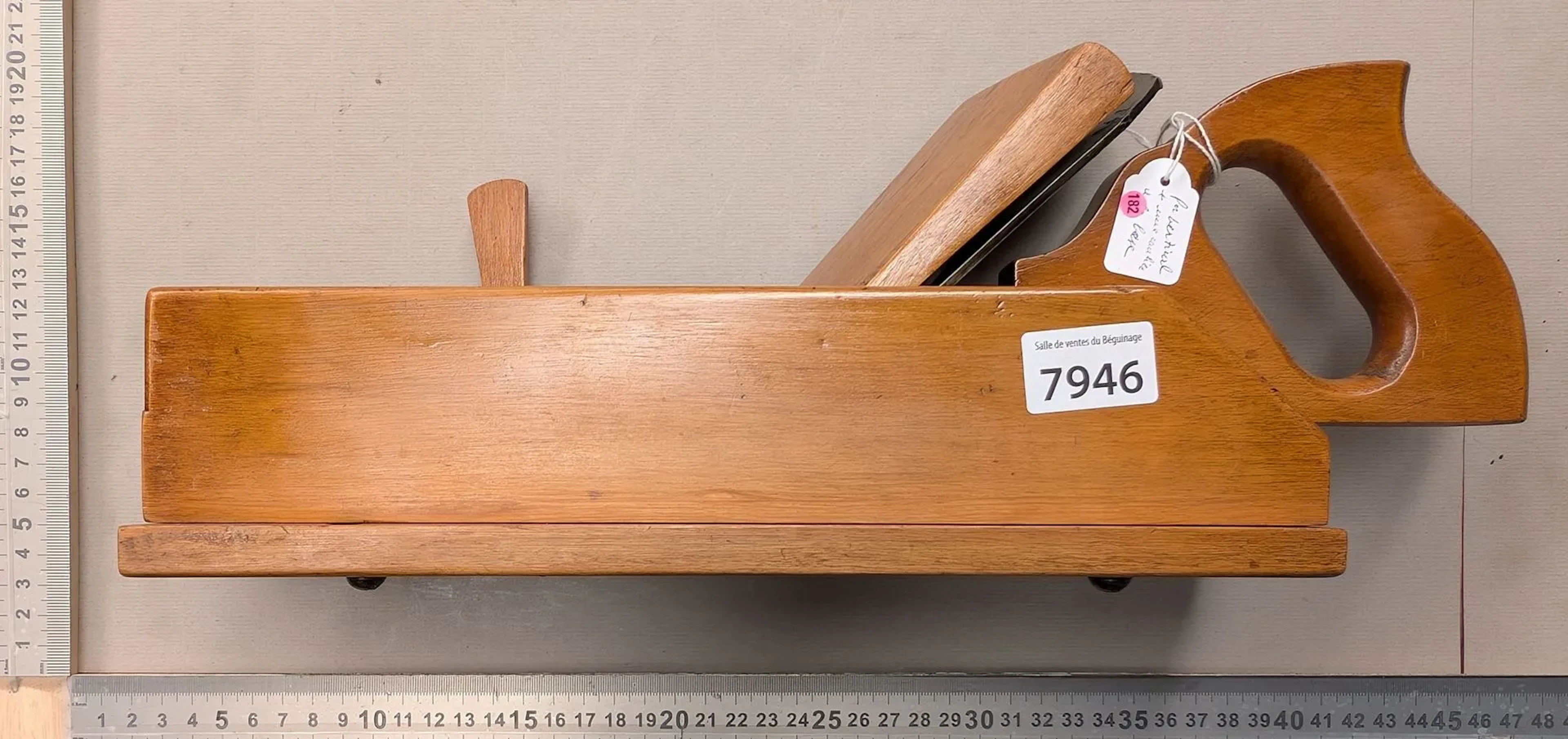 1 antique plane—see photos for dimensions and condition