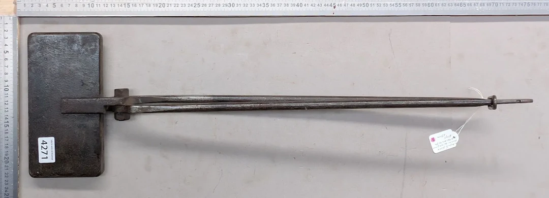 Antique host iron - See photos for dimensions and condition