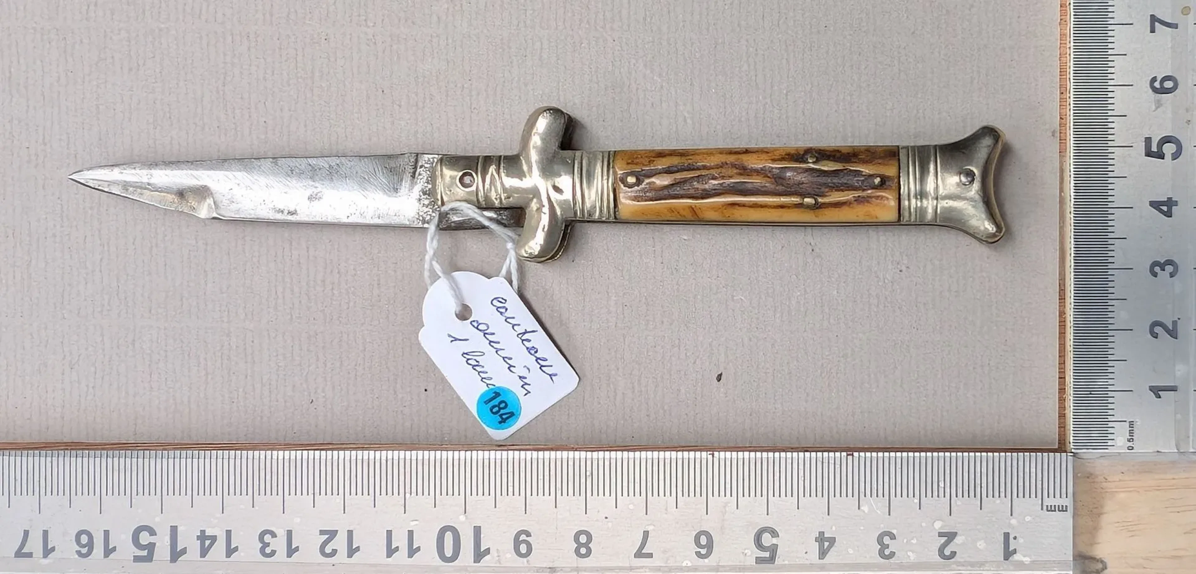 Vintage single-blade pocket knife—see photos for dimensions and condition