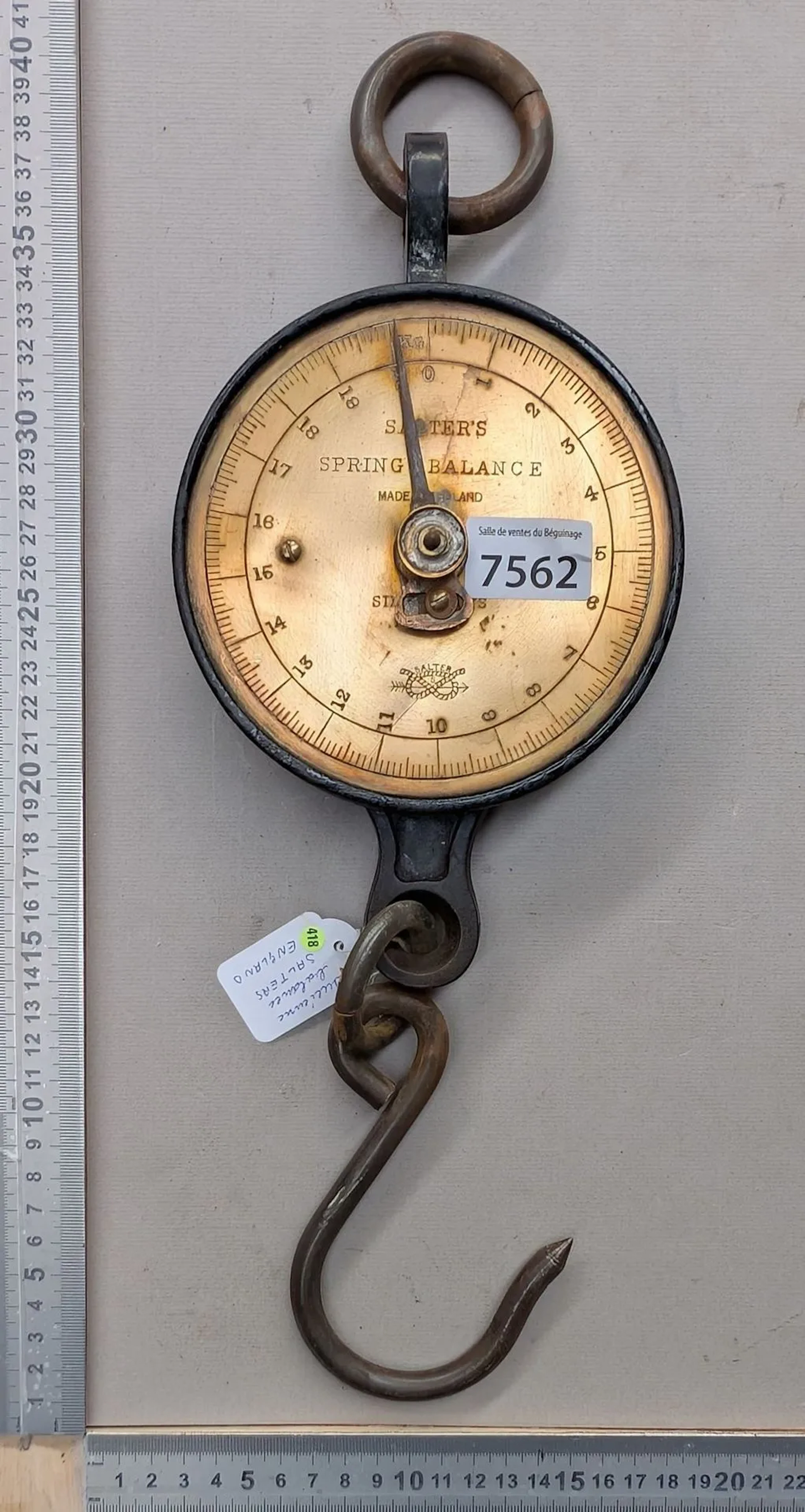 1 vintage SALTER ENGLAND scale—see photos for dimensions and condition