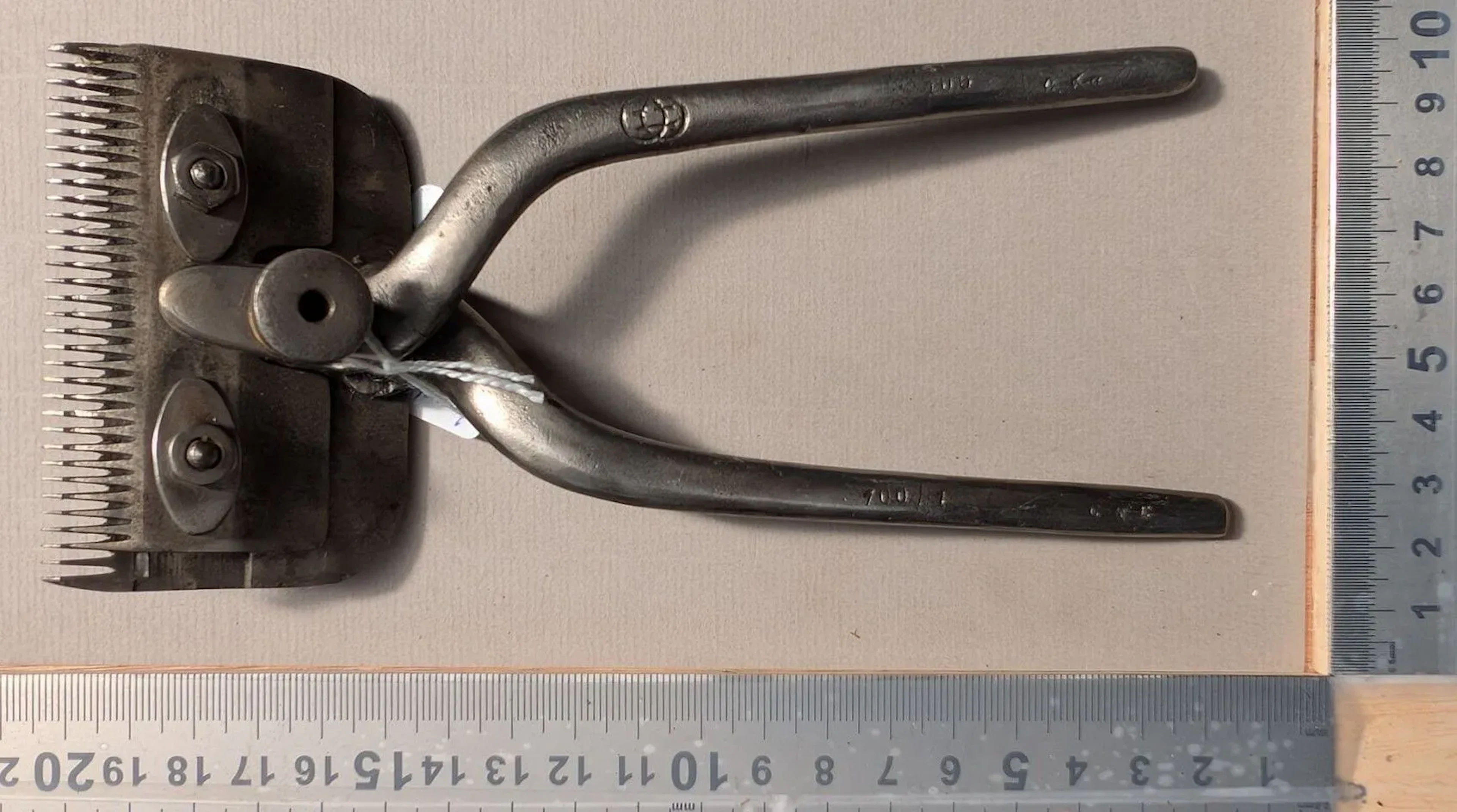 1 vintage mechanical lawn mower—see photos for dimensions and condition