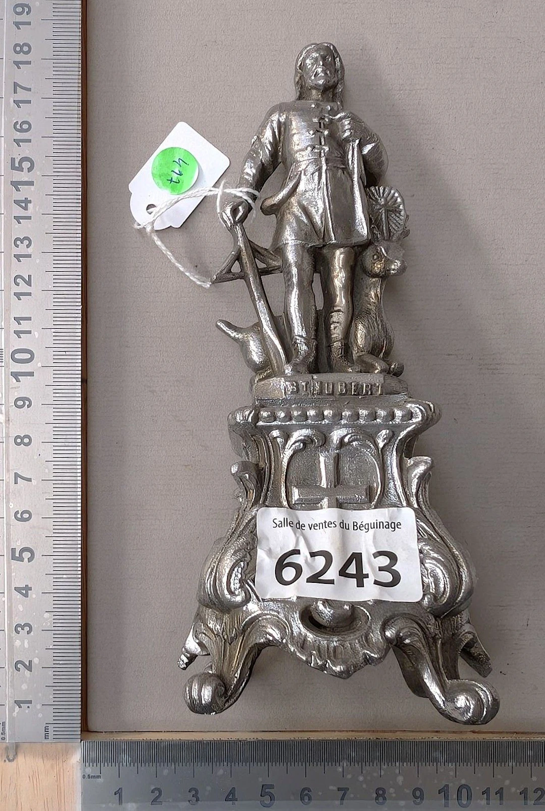 1 St. Hubert figurine made of pewter - See photos for dimensions and condition