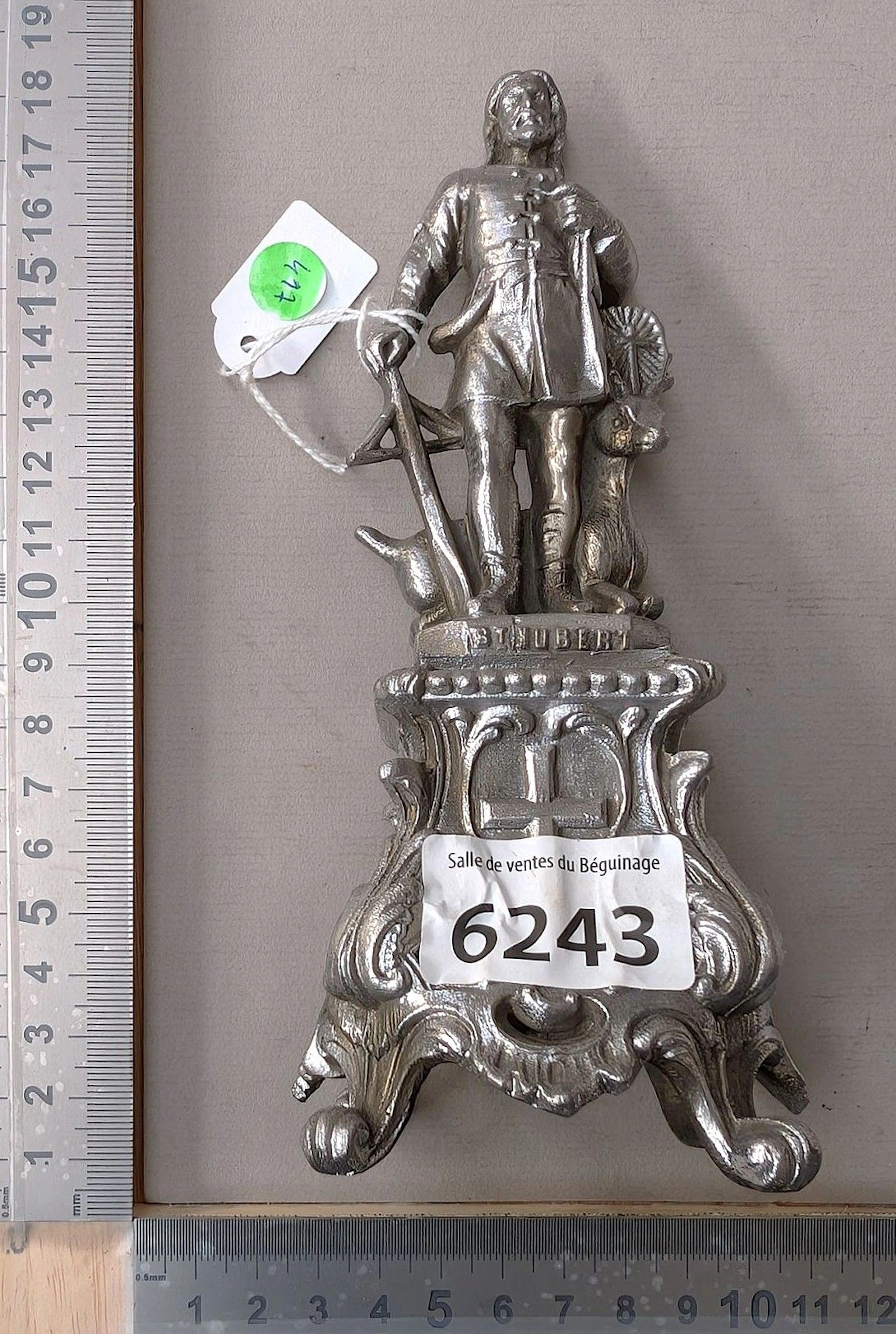 1 St. Hubert figurine made of pewter - See photos for dimensions and condition