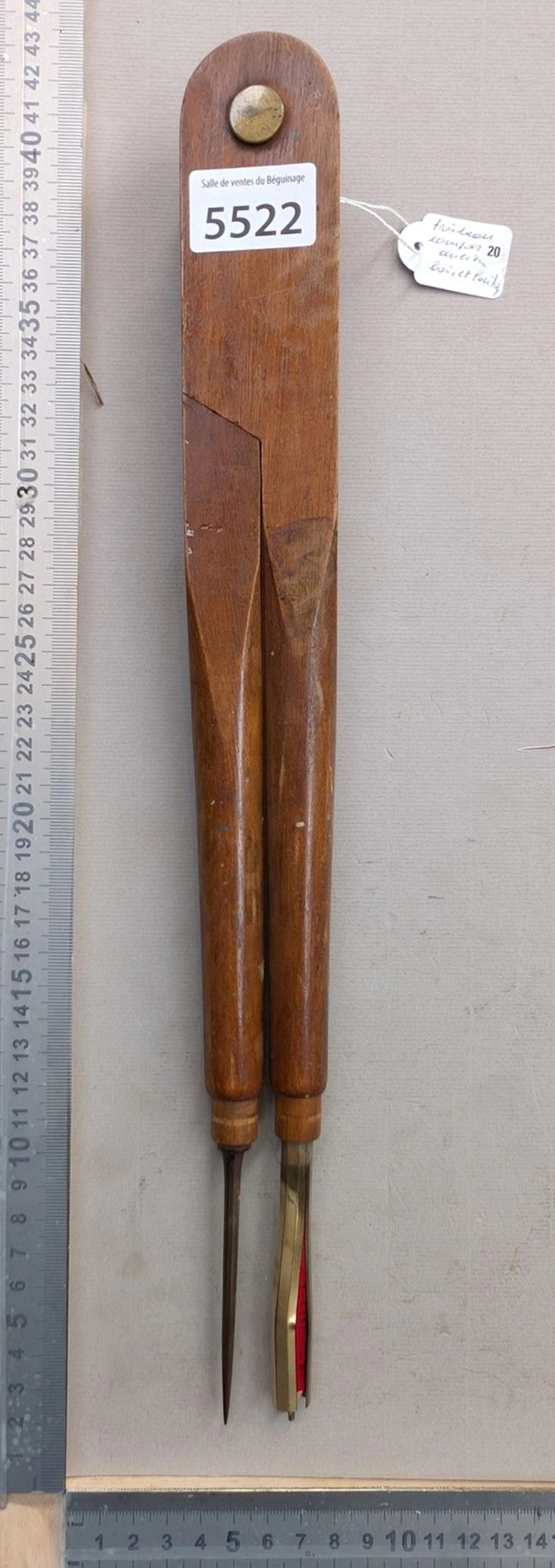 Beautiful 40-cm wooden and brass compass—see photos for dimensions