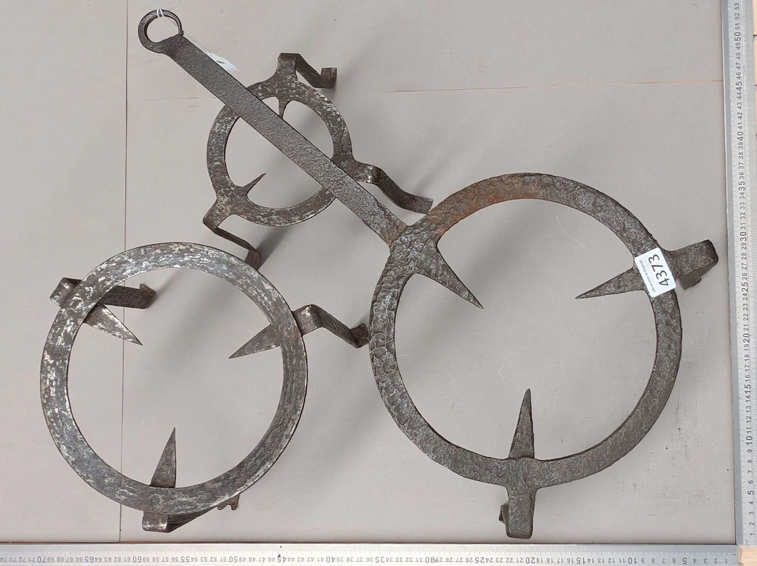2 large shuttles—see photos for dimensions and condition