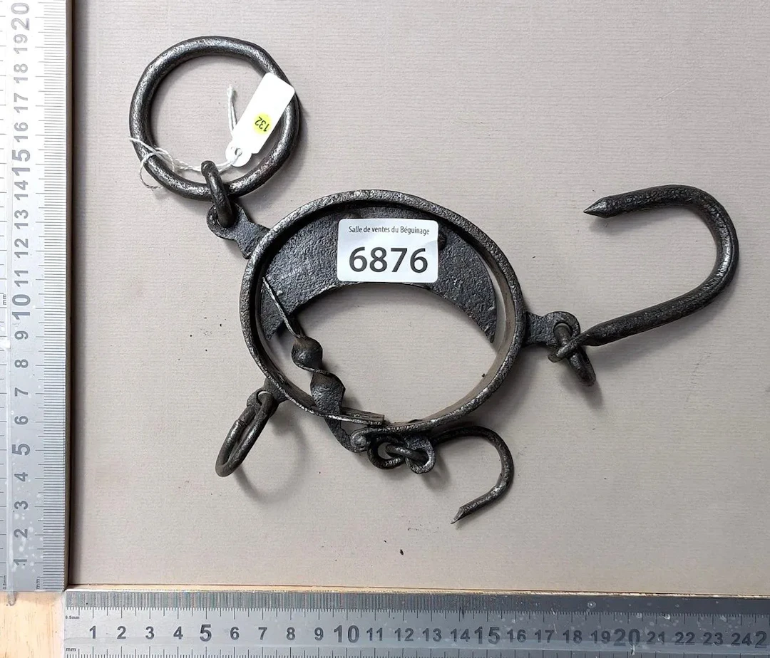 1 vintage steel hook scale - See photos for dimensions and condition