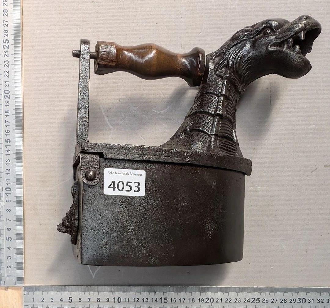 Vintage iron - See photos for dimensions and condition