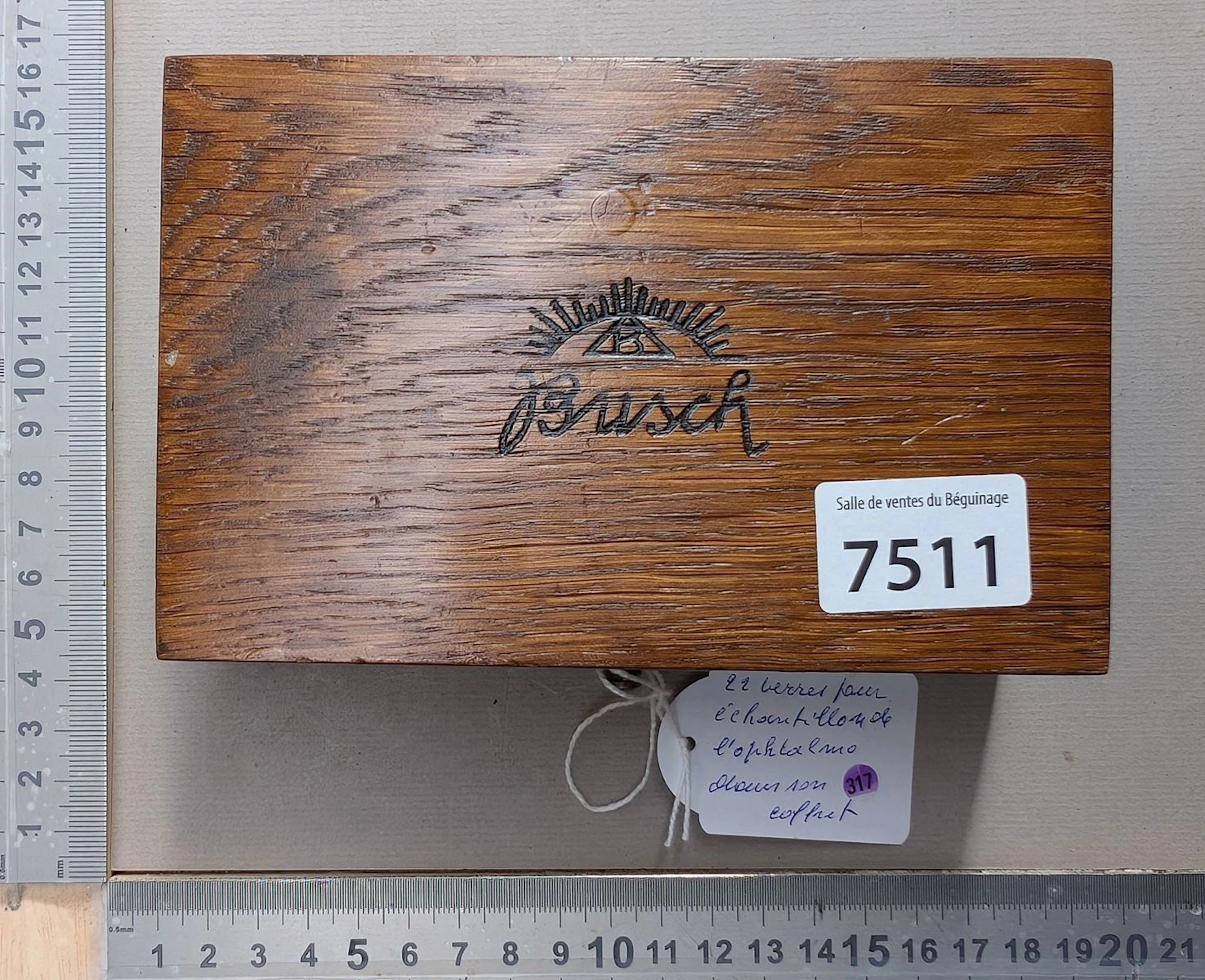 1 box containing 22 ophthalmic sample lenses - See photos for dimensions
