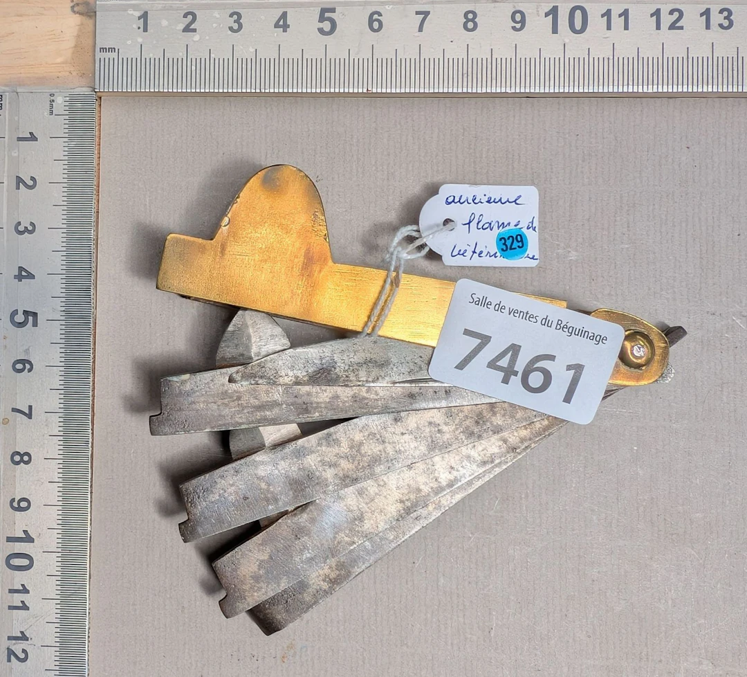 1 veterinary burner, 5 blades + brass - See photos for dimensions and condition