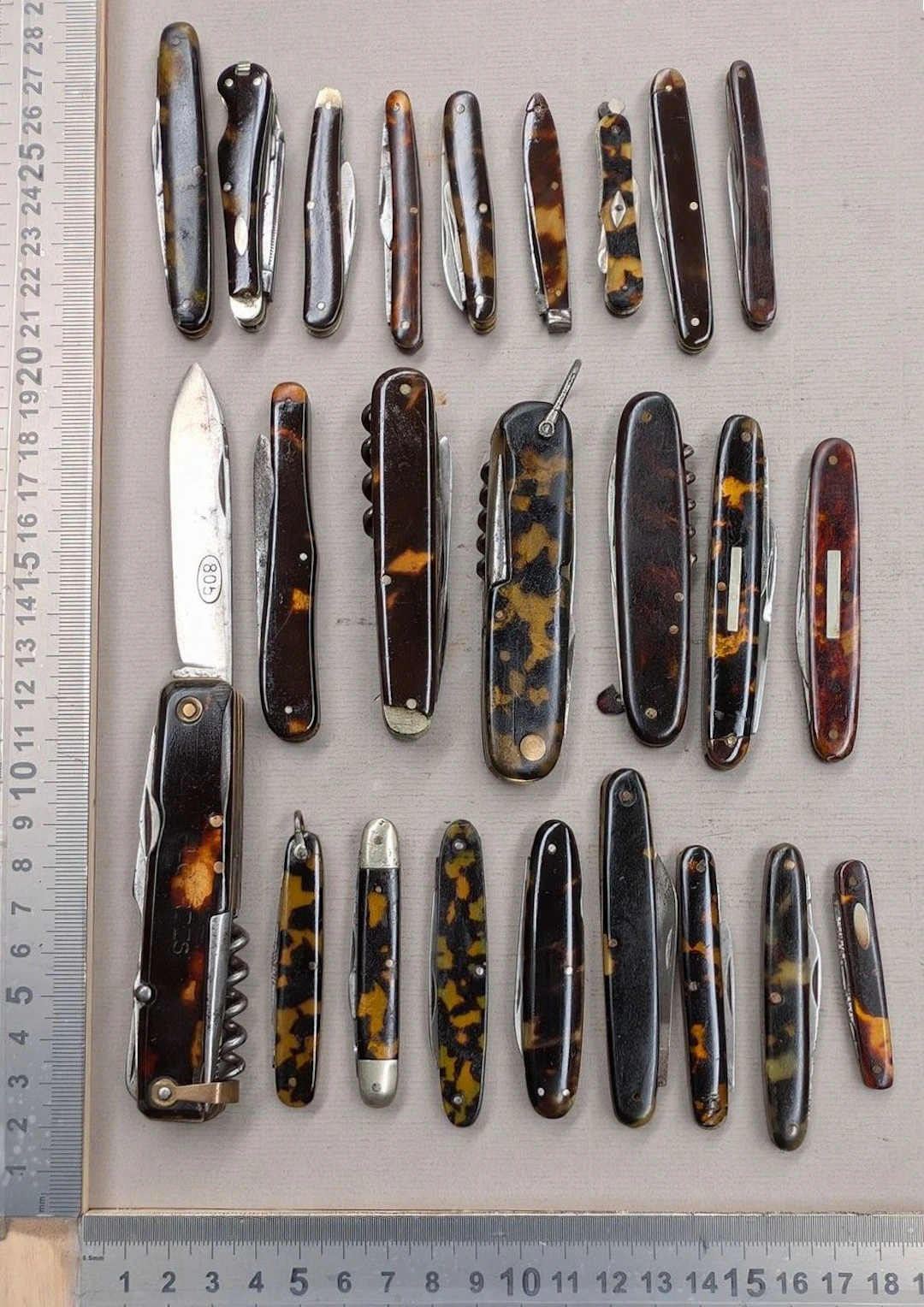Set of 23 antique tortoiseshell pocket knives - See photos for dimensions