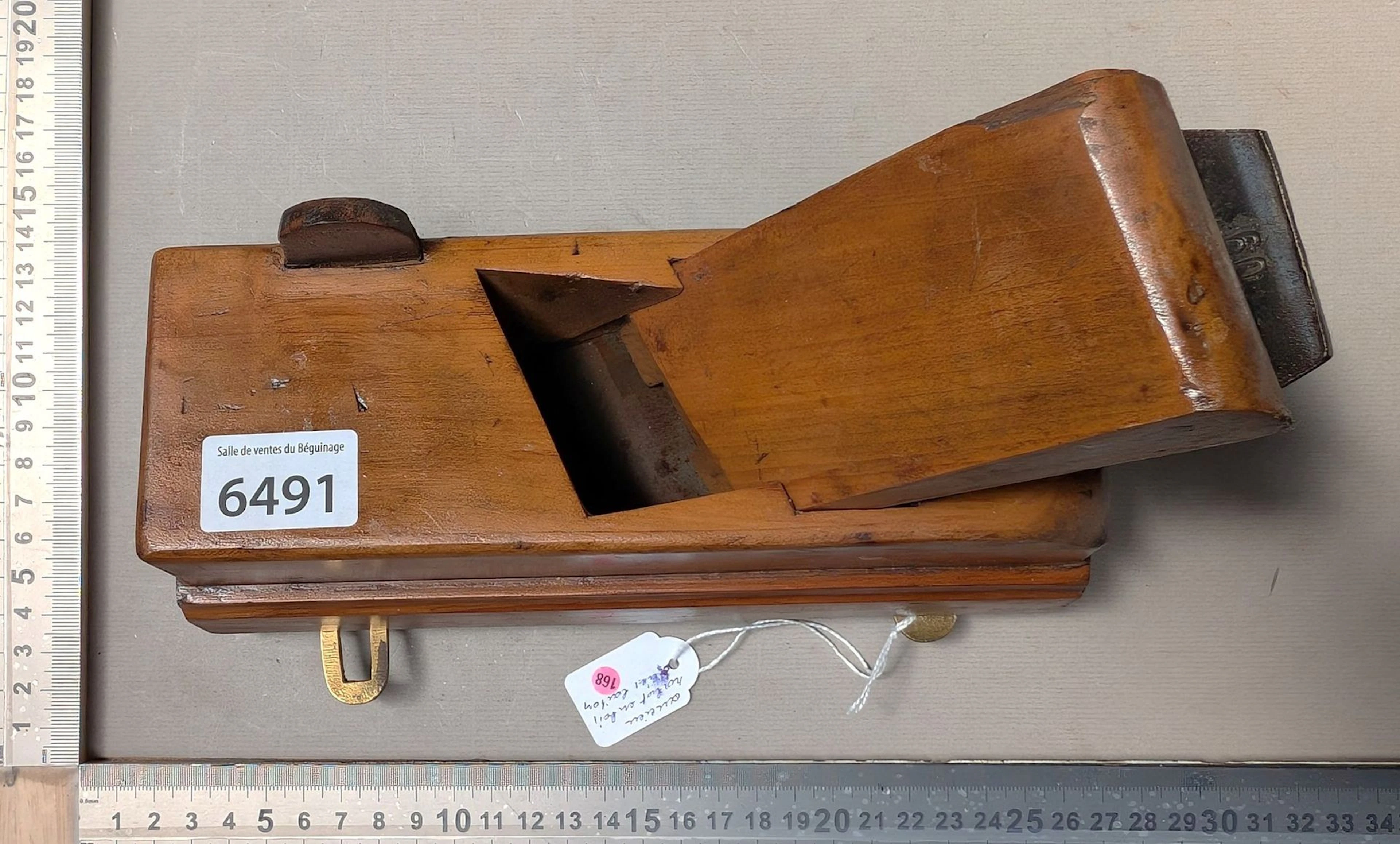 1 antique plane—see photos for dimensions and condition