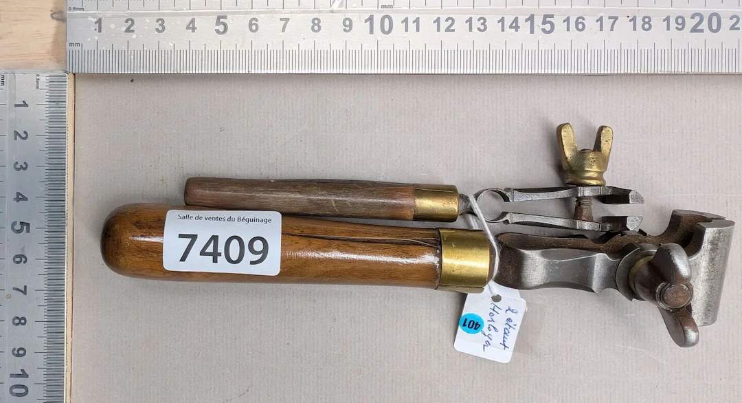 2 watchmaker's vises—see photos for dimensions and condition