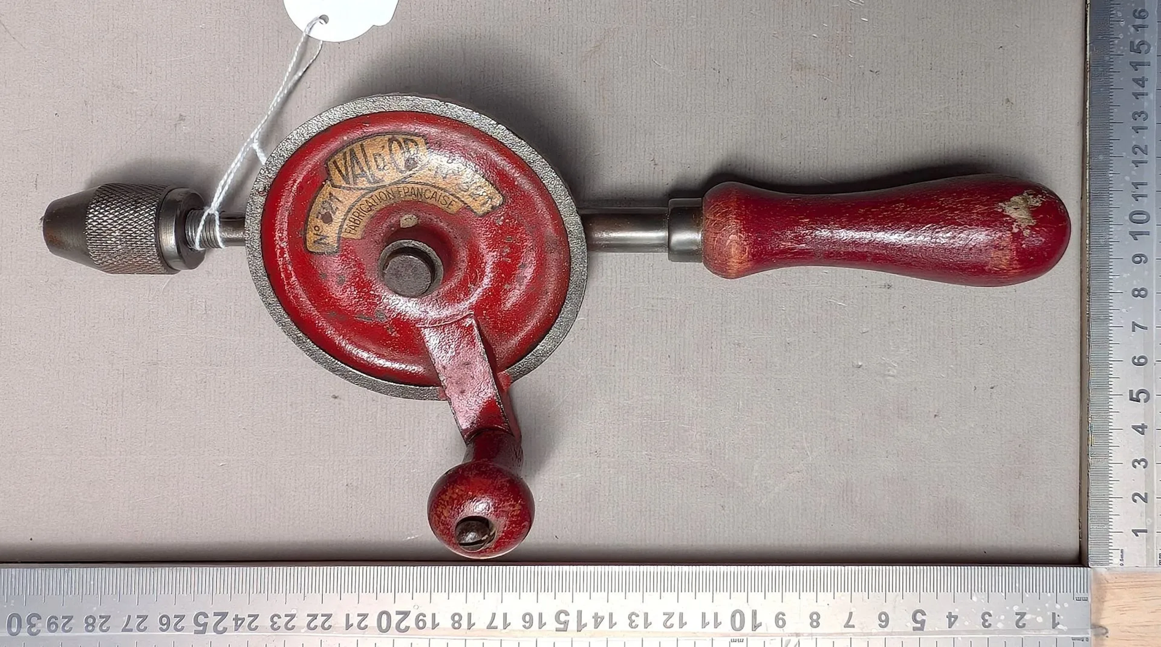 1 small, old crankshaft drill - See photos for dimensions and condition