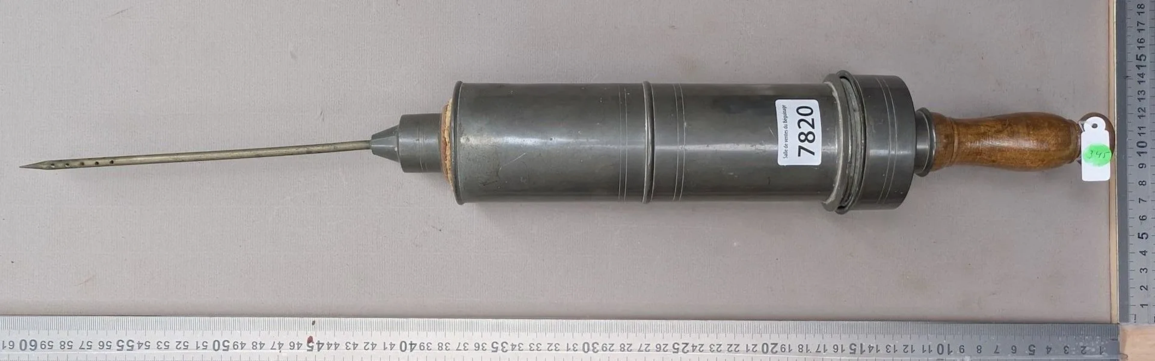 1 antique enema syringe - See photos for dimensions and condition